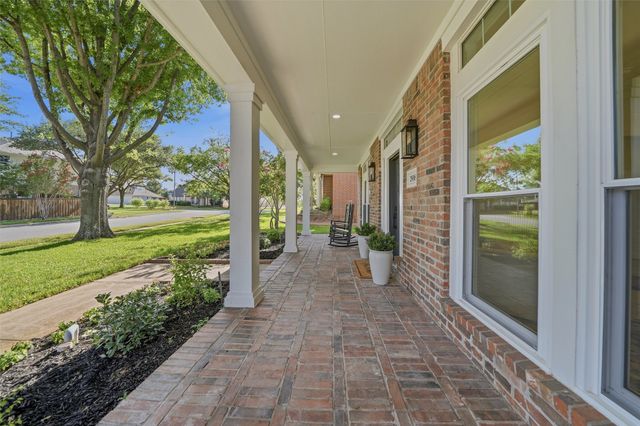 2908 Woodhaven Drive, Grapevine, TX 76051