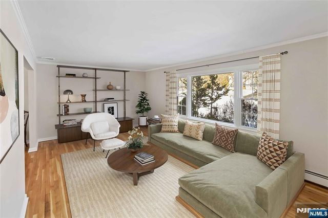 18 Kings Court, Woodcliff Lake, NJ 07677