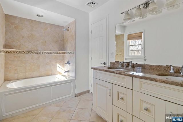 18 Kings Court, Woodcliff Lake, NJ 07677