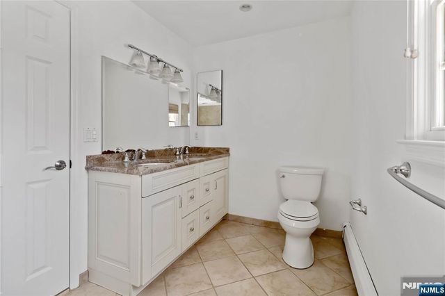 18 Kings Court, Woodcliff Lake, NJ 07677