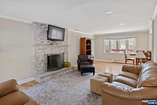 18 Kings Court, Woodcliff Lake, NJ 07677