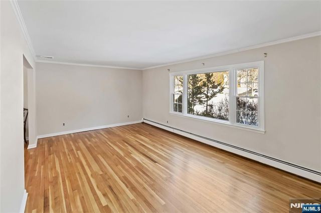 18 Kings Court, Woodcliff Lake, NJ 07677