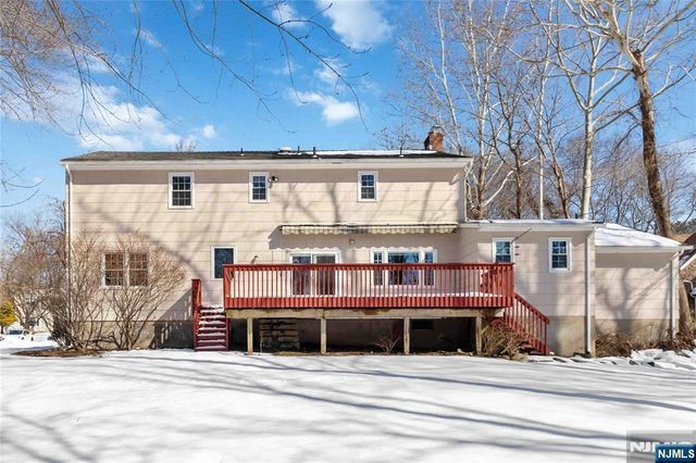 18 Kings Court, Woodcliff Lake, NJ 07677