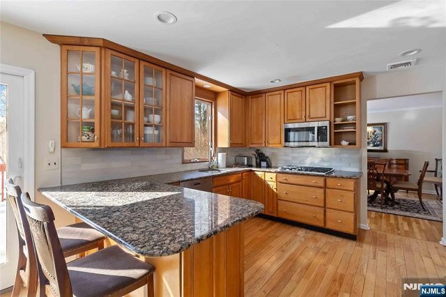 18 Kings Court, Woodcliff Lake, NJ 07677