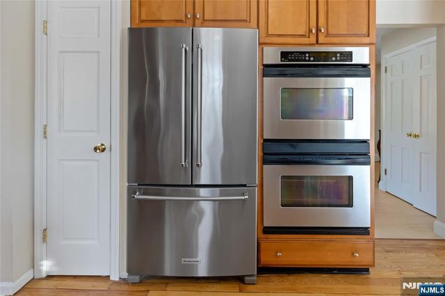 18 Kings Court, Woodcliff Lake, NJ 07677