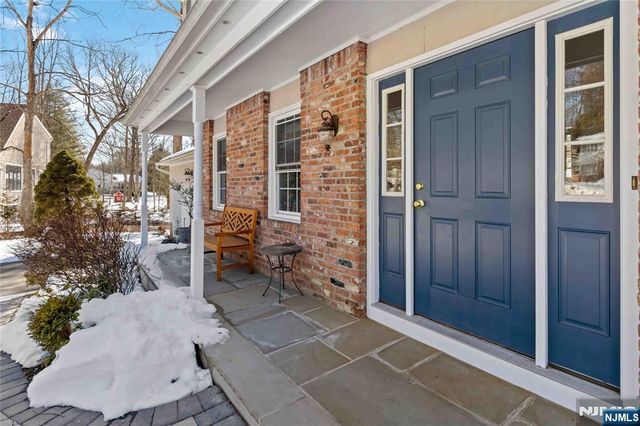 18 Kings Court, Woodcliff Lake, NJ 07677