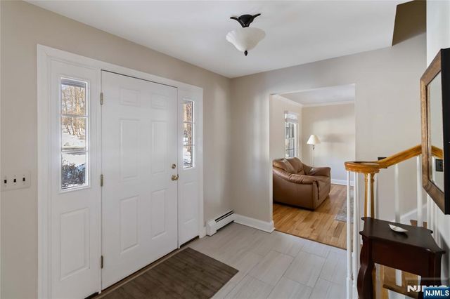 18 Kings Court, Woodcliff Lake, NJ 07677