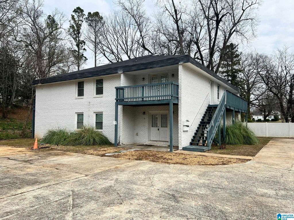 606 S COURT STREET, Talladega, AL 35160