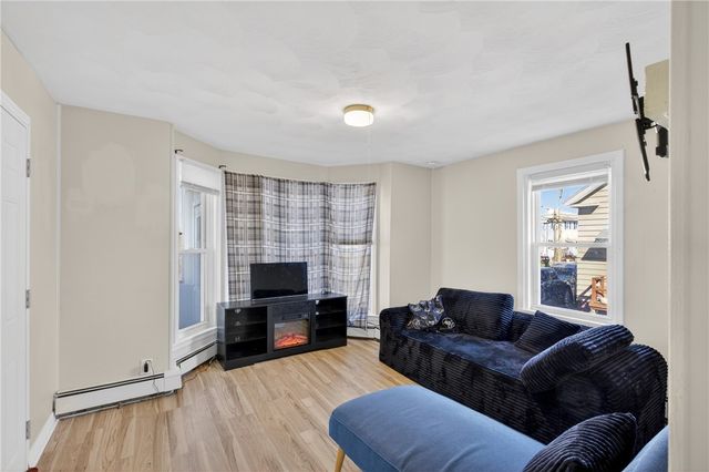 9 Cobb Street, East Providence, RI 02914