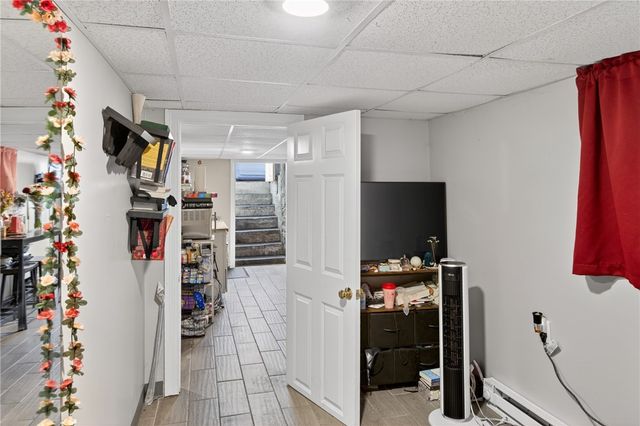 9 Cobb Street, East Providence, RI 02914