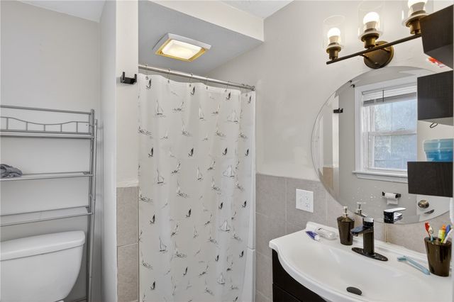 9 Cobb Street, East Providence, RI 02914