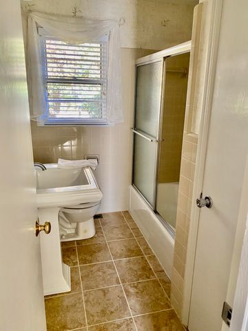 304 Greenbay Street, Walterboro, SC 29488