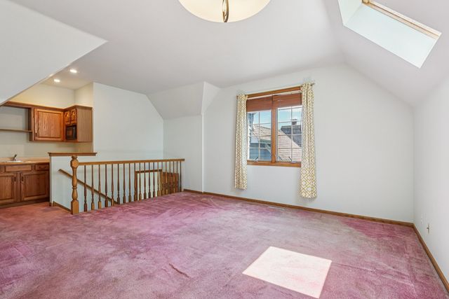 6605 Oakwood Manor Drive, Crystal Lake, IL 60012