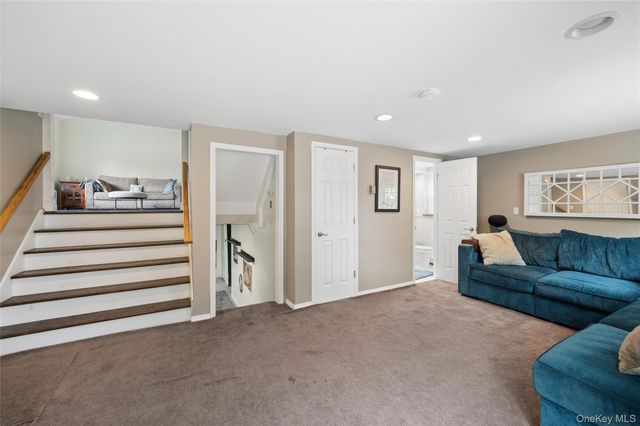275 Violet Street, Massapequa Park, NY 11762
