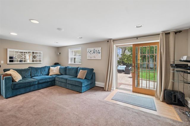 275 Violet Street, Massapequa Park, NY 11762