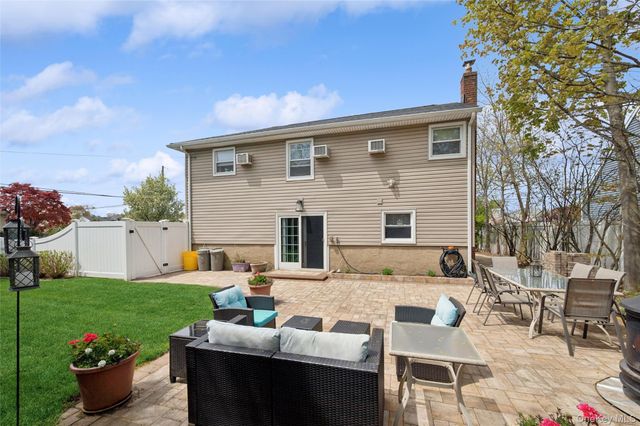275 Violet Street, Massapequa Park, NY 11762