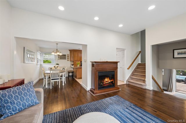 275 Violet Street, Massapequa Park, NY 11762