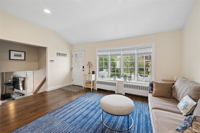 275 Violet Street, Massapequa Park, NY 11762