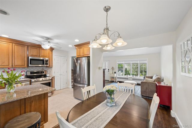 275 Violet Street, Massapequa Park, NY 11762