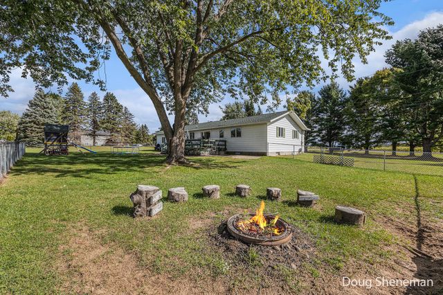 4707 Cannonsburg Road NE, Belmont, MI 49306