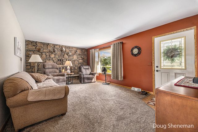 4707 Cannonsburg Road NE, Belmont, MI 49306