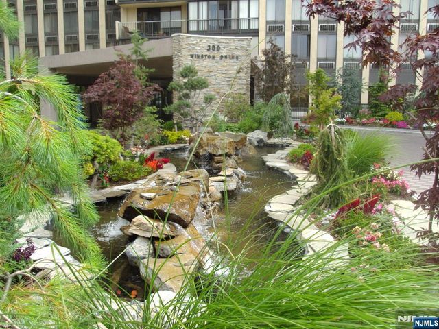 300 Winston Drive 502, Cliffside Park, NJ 07010