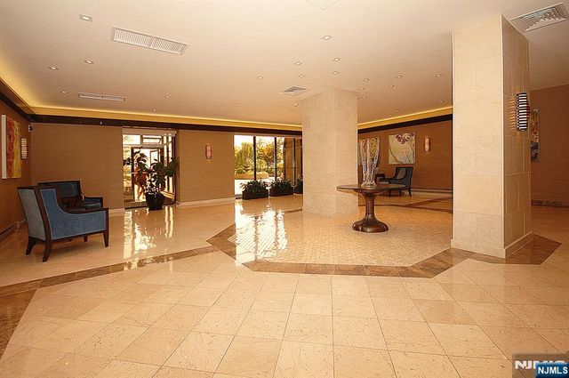 300 Winston Drive 502, Cliffside Park, NJ 07010
