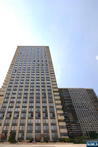 300 Winston Drive 502, Cliffside Park, NJ 07010