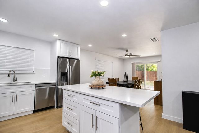 1014 Bunn Drive, Irving, TX 75061