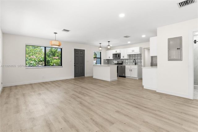 328 SW 11th Ave, Delray Beach, FL 33444