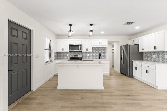 328 SW 11th Ave, Delray Beach, FL 33444
