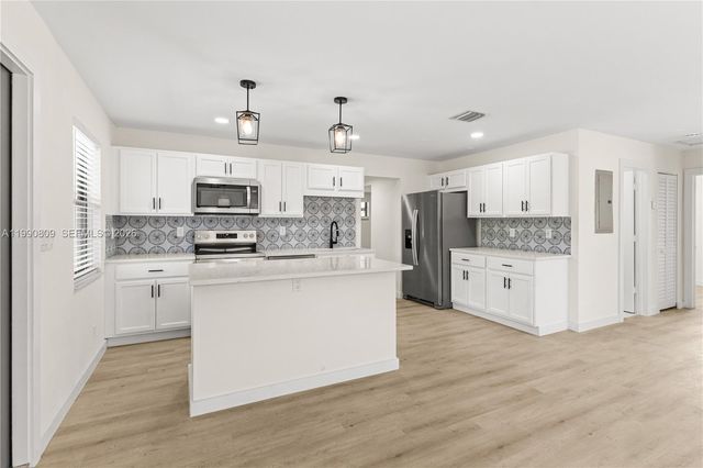 328 SW 11th Ave, Delray Beach, FL 33444