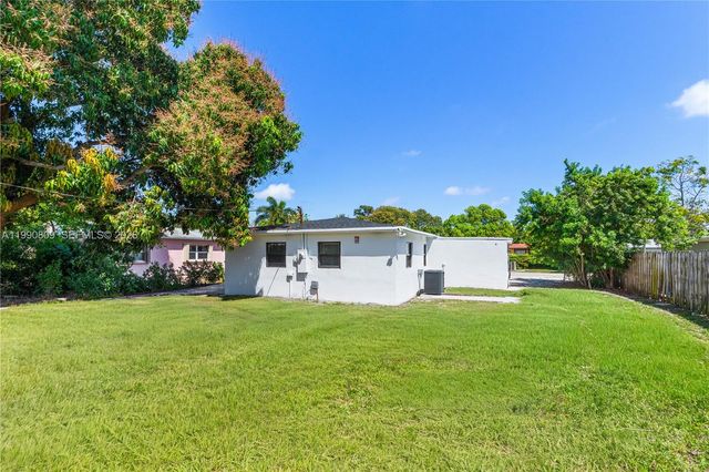 328 SW 11th Ave, Delray Beach, FL 33444