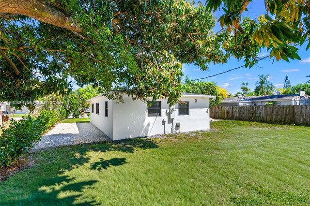 328 SW 11th Ave, Delray Beach, FL 33444