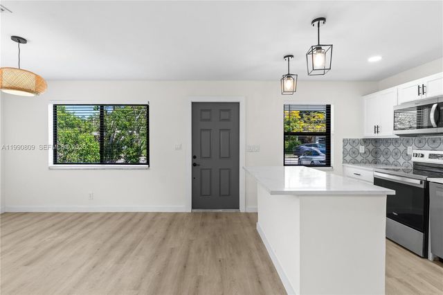 328 SW 11th Ave, Delray Beach, FL 33444