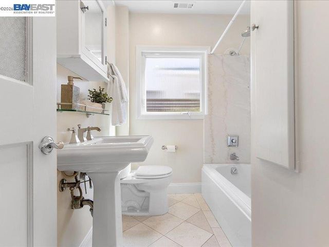 321 321 Central Ave, Alameda, CA 94501