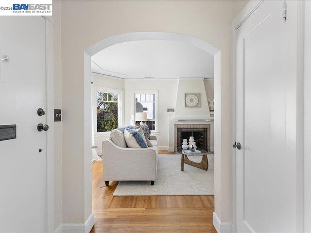 321 321 Central Ave, Alameda, CA 94501