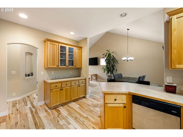 87932 ERDMAN Way, Veneta, OR 97487