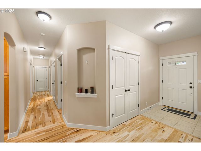 87932 ERDMAN Way, Veneta, OR 97487