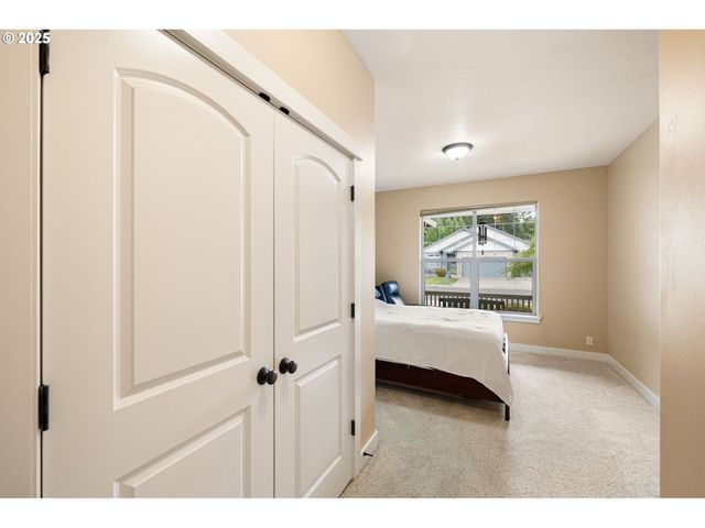 87932 ERDMAN Way, Veneta, OR 97487