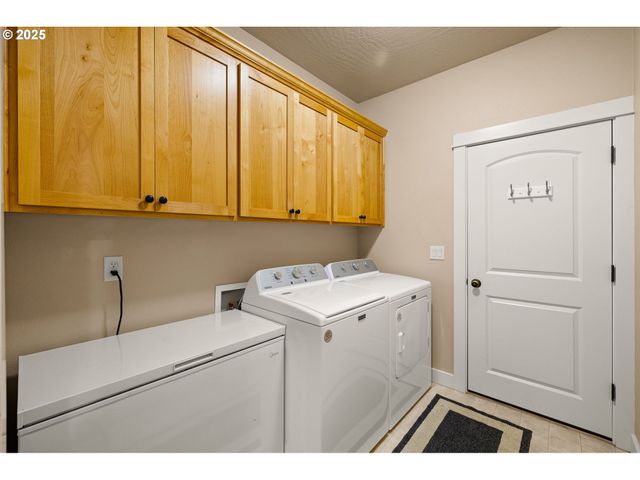 87932 ERDMAN Way, Veneta, OR 97487