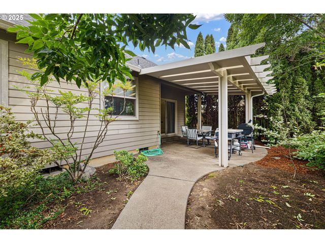 87932 ERDMAN Way, Veneta, OR 97487