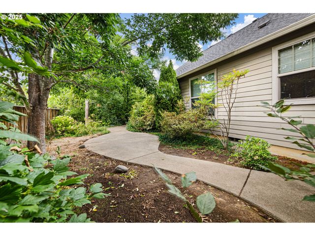 87932 ERDMAN Way, Veneta, OR 97487