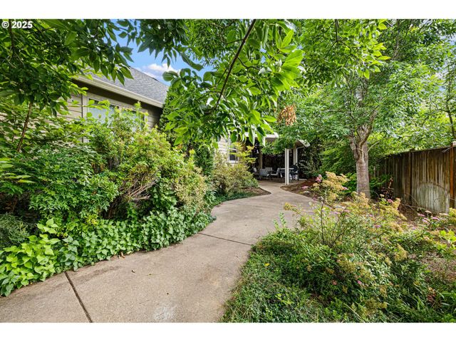 87932 ERDMAN Way, Veneta, OR 97487