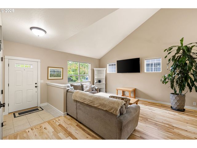 87932 ERDMAN Way, Veneta, OR 97487