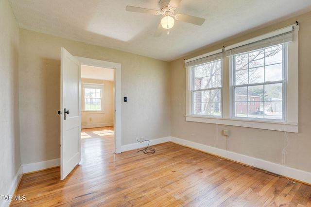 1024 East Mckinney Avenue, Rogersville, TN 37857