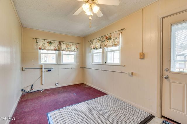 1024 East Mckinney Avenue, Rogersville, TN 37857