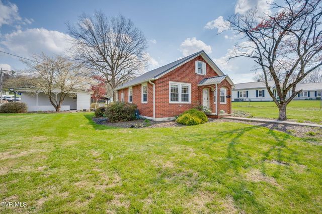 1024 East Mckinney Avenue, Rogersville, TN 37857