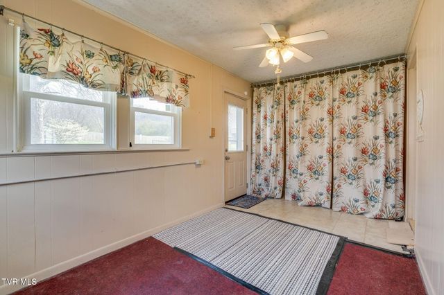 1024 East Mckinney Avenue, Rogersville, TN 37857