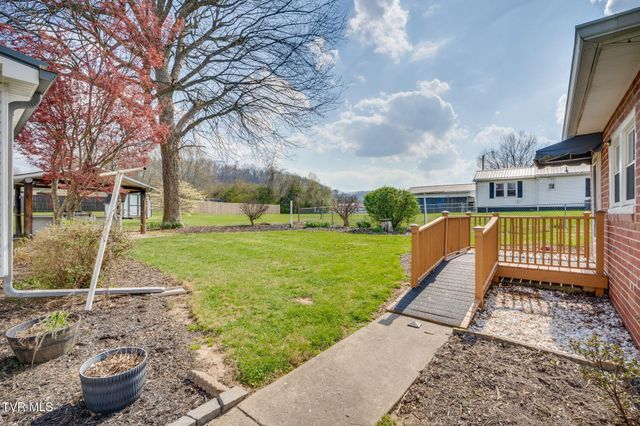 1024 East Mckinney Avenue, Rogersville, TN 37857